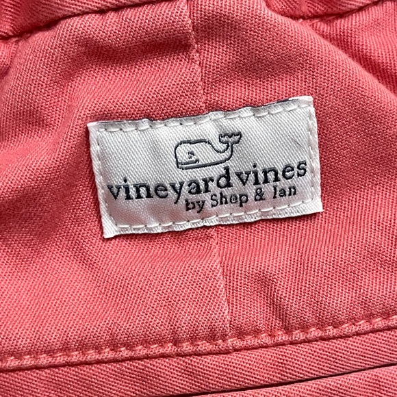 Stylish Vineyard Vines khaki shorts! - Picture 6 of 9